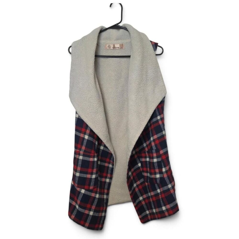 E2 Clothing Women's Navy and Red Cardigan Vest
